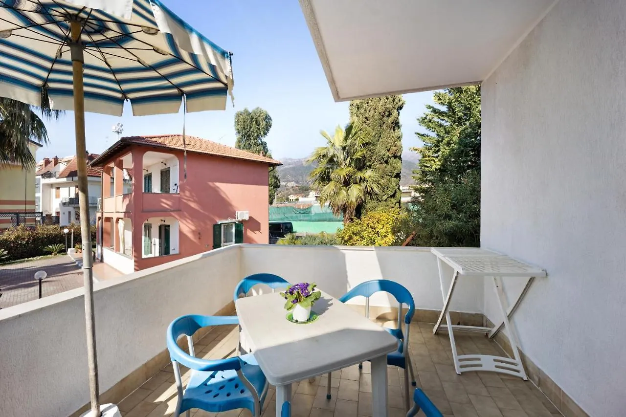 Villa Paola Bilo4 Loano Apartment